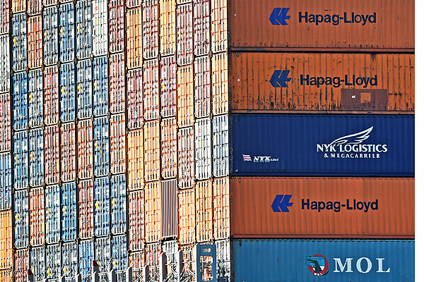 Hapag-Lloyd y UASC acuerdan fusi&oacute;n y ser&aacute;n una de las cinco navieras m&aacute;s grandes del mundo