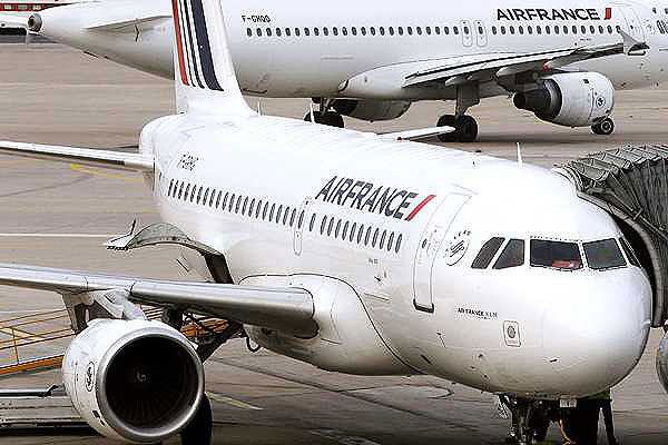 Corte Suprema confirma multa a aerolínea Air France por cambiar itinerario de vuelos