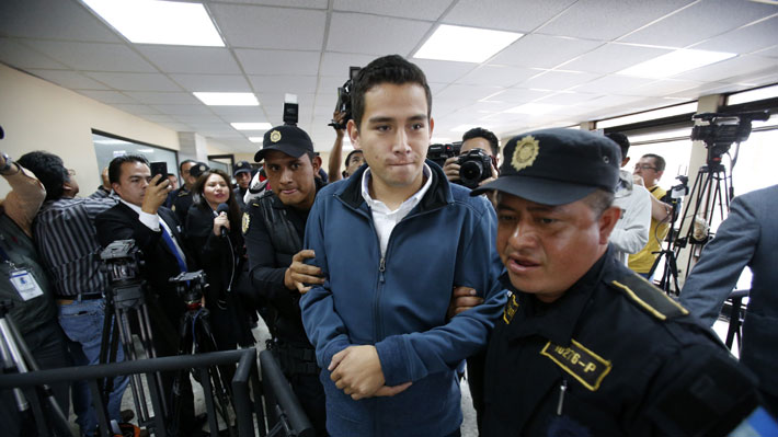 Tribunal ordena prisión para los familiares del Presidente de Guatemala