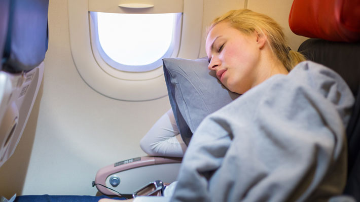 10 consejos para dormir en el avi&oacute;n