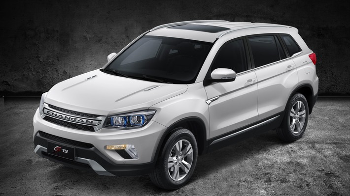 Changan agrega versión más equipada para el CS75