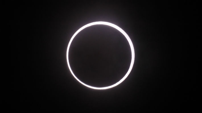 Cómo ver el eclipse solar de este domingo sin sufrir daños a la vista