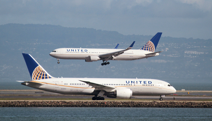 United Airlines modifica sus políticas tras la violenta expulsión de un pasajero