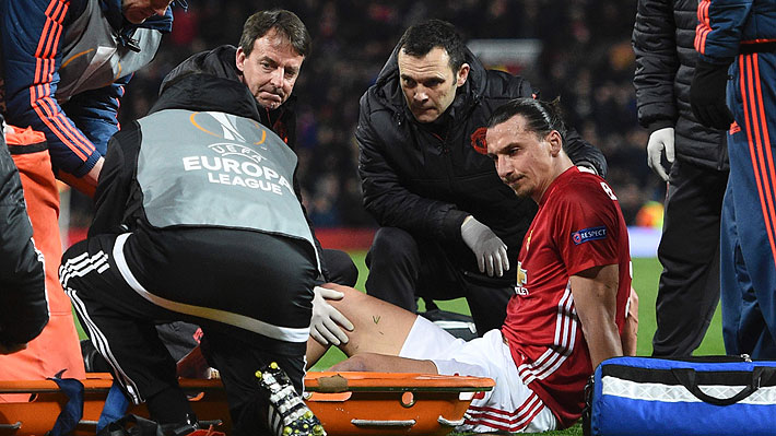 Sufre Mourinho y el United: En Inglaterra aseguran que lesi&oacute;n de Ibrahimovic lo dejar&aacute; fuera lo que resta de temporada