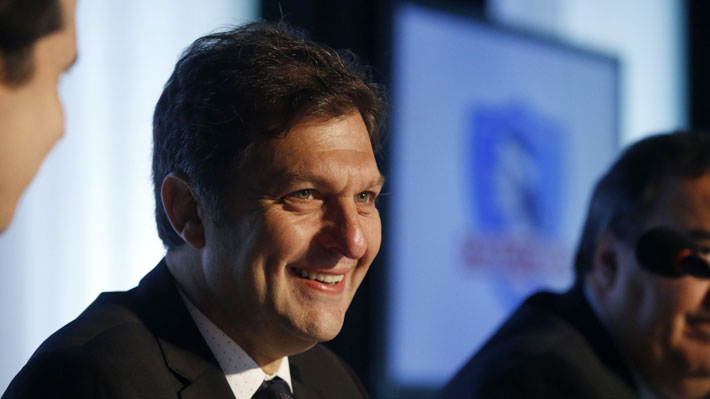 Mosa es reelecto presidente de Colo Colo en una votaci&oacute;n que dej&oacute; quebrado al directorio de Blanco y Negro