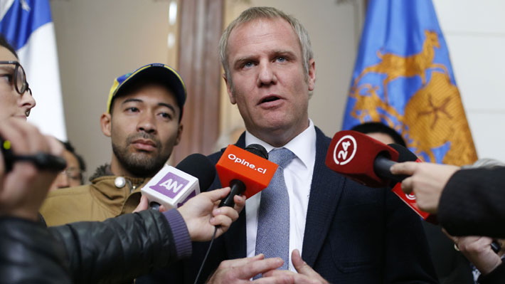 Felipe Kast impulsará denuncia contra Presidente Maduro ante la Corte de La Haya