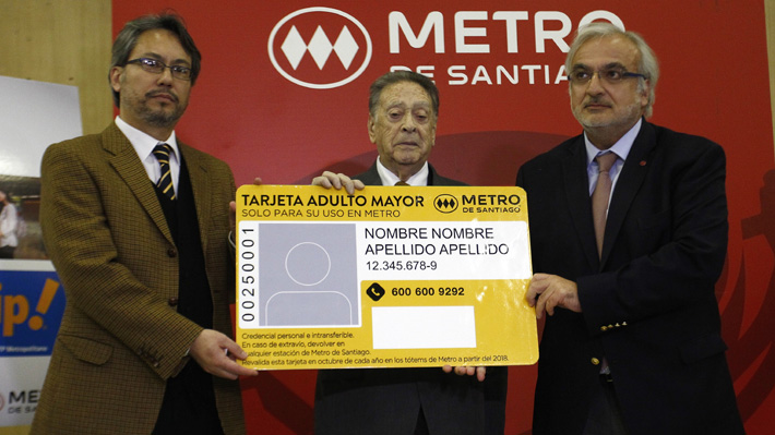 Metro lanza nueva tarjeta para el adulto mayor que incluirá datos personales del usuario