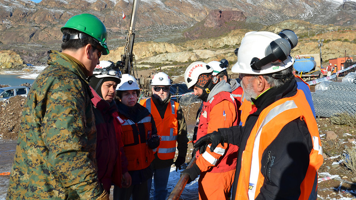 Equipo de rescate de mineros en Aysén aseguran que chimenea de ventilación se encuentra inundada