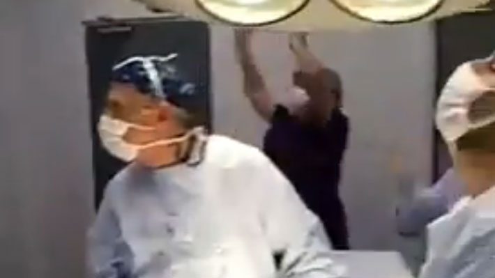 Minsal investigar&aacute; video donde un equipo m&eacute;dico celebra los penales de la 