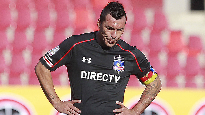 Esteban Paredes lanza una 