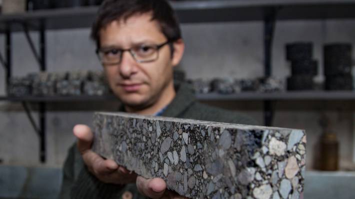 Investigadores chilenos crean innovador biopavimento que ofrece mayor durabilidad y menos reparaciones