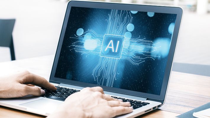 IA en el branding: Expertos entregan guía para que las empresas mejoren sus estrategias de marca