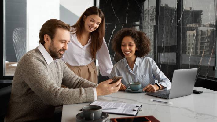 Flexibilidad laboral y la IA como aliada: Estudio muestra las tendencias del trabajo para el 2026