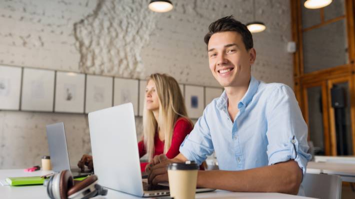 Pymes como escuelas de primera experiencia laboral: ¿Qué ofrecen y cómo mejorar sus procesos de formación?