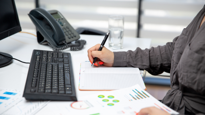 Aumento de ventas en diciembre, pero sin caja en verano: El problema financiero que enfrentan las pymes