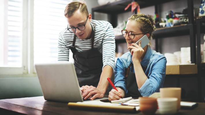 Especialistas explican las razones de las altas tasas de informalidad en los emprendedores