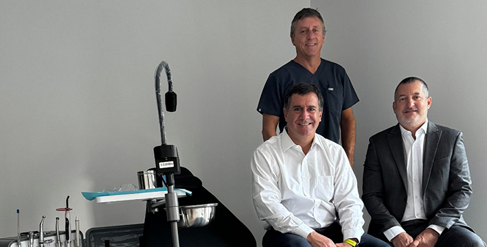 La clínica dental que toca el timbre: Domodent, el servicio que lleva sillón, rayos X y dentistas a domicilio