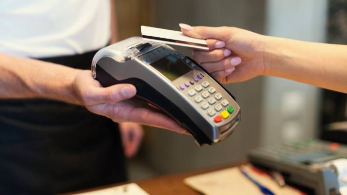 Repunte de ventas en marzo tensiona a las pymes en medio de la Operación Renta 2026