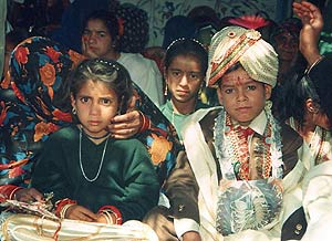 Resultado de imagen de niños casados en la india