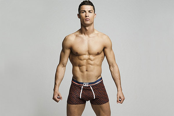 Cristiano Ronaldo lanza colección de ropa interior y muestra su 