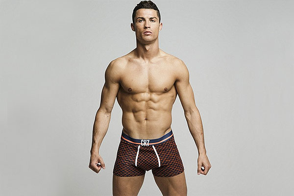 Cristiano Ronaldo Lanza Colección De Ropa Interior Y Muestra Su Six Pack 9101