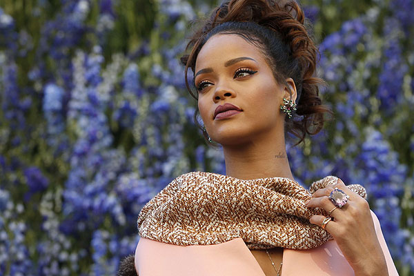 Tras meses de espera, Rihanna traza el plan para su octavo disco 