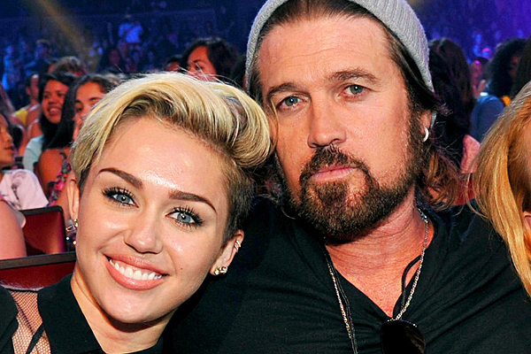 Miley Cyrus reflexiona: graba canción sobre errores de la raza humana junto  a su padre y Joe Perry 