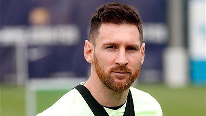 Lionel Messi cambió de look: mira cómo quedó el futbolista tras pasar por  el peluquero | Emol.com