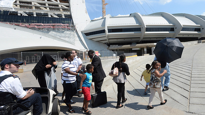 Estadio canadiense abre sus puertas a refugiados haitianos que huyen de EE.UU.
