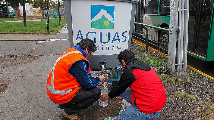 Superintendencia formula cargos a Aguas Andinas por cortes de febrero