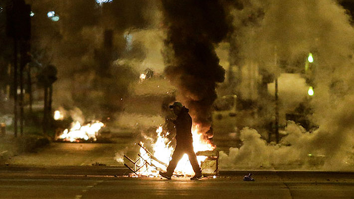 Disturbios nocturnos por el "11" dejaron 83 detenidos en la Región Metropolitana