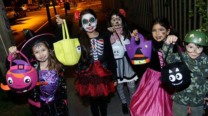 Galería: ¿Dulce o travesura? Revisa las imágenes de la noche de Halloween en Santiago Galería: ¿Dulce o travesura? Revisa las imágenes de la noche de Halloween en Santiago