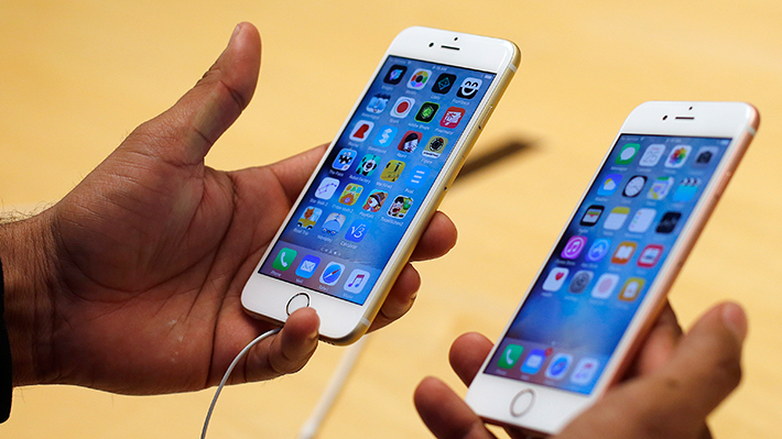 Apple confirma que le baja la capacidad de funcionamiento a sus iPhone cuando "envejecen"