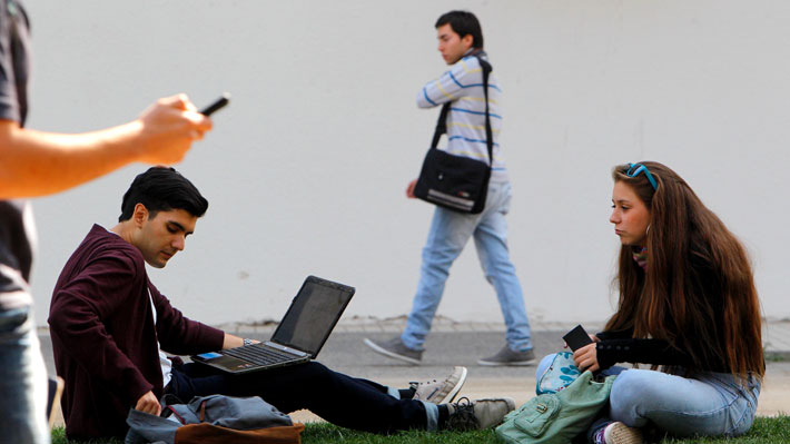 Desde habitaciones por $220 mil a edificios sólo para estudiantes: Opciones para quienes entran a la universidad en Santiago