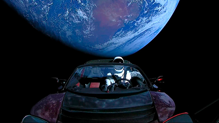 Fotos fuera de este mundo: a bordo del Falcon Heavy de Elon Musk