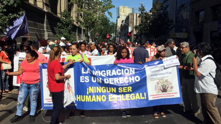 Desde discriminación hasta abuso laboral: Inmigrantes en Chile marchan para exigir amnistía migratoria
