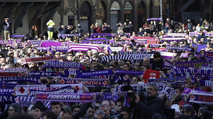 El impactante y conmovedor funeral del capitán de la Fiorentina al que asistieron más de seis mil personas