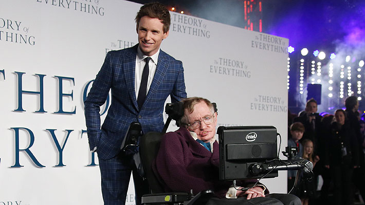 Eddie Redmayne sobre muerte de Hawking: "Era el hombre más divertido que he tenido el placer de conocer"