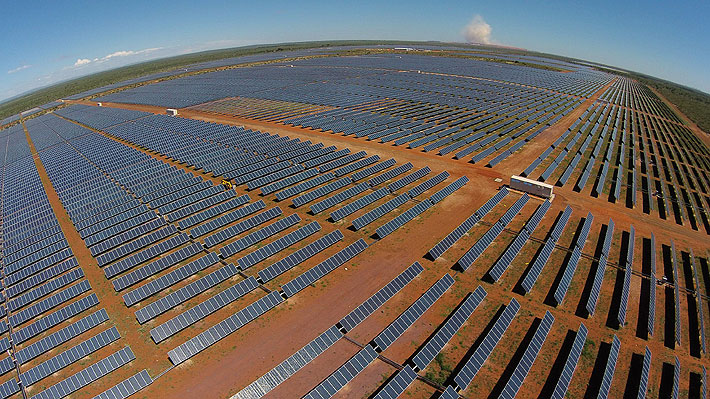 Empresa española comenzará a construir dos plantas fotovoltaicas y un parque eólico en Chile en 2019