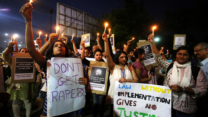 Una segunda adolescente violada, rociada de gasolina y quemada en India
