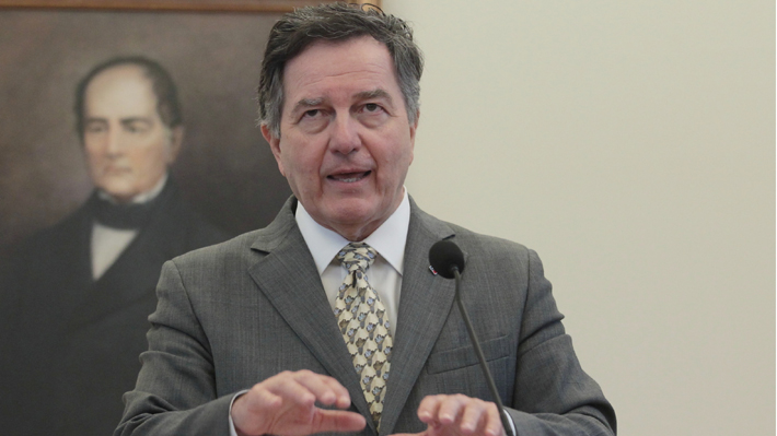 Canciller explica decisión de no enviar embajador a Venezuela: "Chile está en consonancia con el Grupo de Lima"