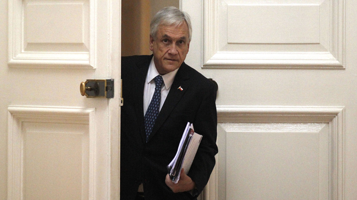 Supuesto "decretismo" de Piñera: Constitucionalistas analizan críticas a la vía administrativa del Gobierno