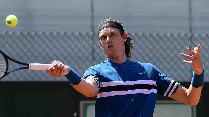 Jarry dejó escapar el triunfo ante Donaldson y es eliminado en cinco sets en su debut de Roland Garros