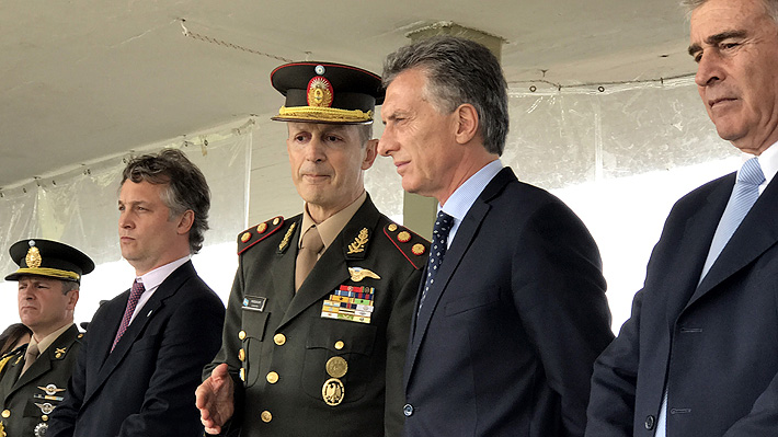 Macri pide a las FF.AA. de Argentina que se "adapten al siglo XXI" y colaboren con la policía