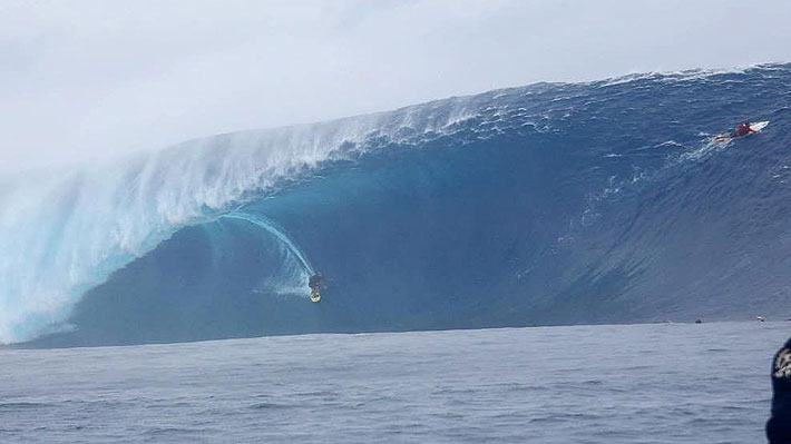 Video: La gigantesca ola que surfeó el chileno Ramón Navarro y por la que fue alabado por una leyenda de este deporte