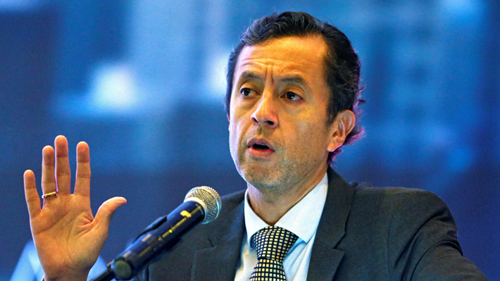 Ministro de Economía peruano renuncia a su cargo tras polémica por alza de impuestos