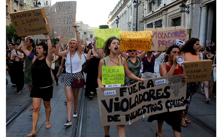 Fotos Miles De Mujeres Protestan En España Contra Liberación De La 