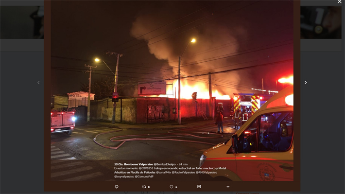 Diez compañías de Bomberos combaten incendio en motel y barraca en Valparaíso