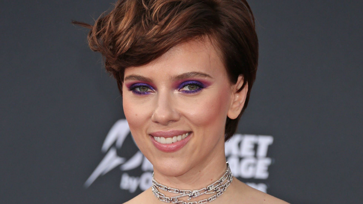 Scarlett Johansson enfrenta lluvia de críticas por interpretar a un hombre transgénero en una nueva película