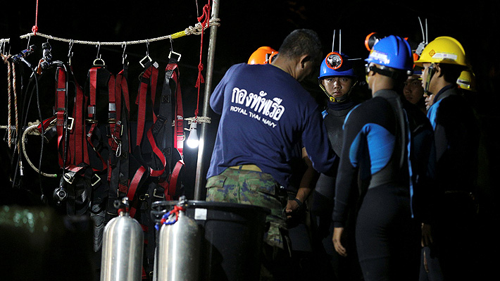 Muerte de socorrista aumenta el pesimismo en Tailandia para rescatar a niños de cueva